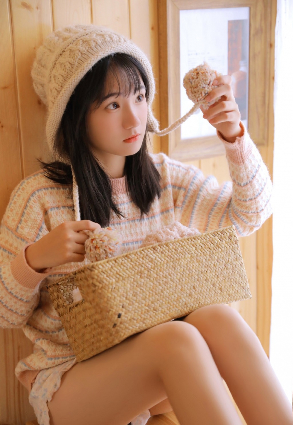 清纯可人的长腿美女青涩撩人唯美养眼个性写真