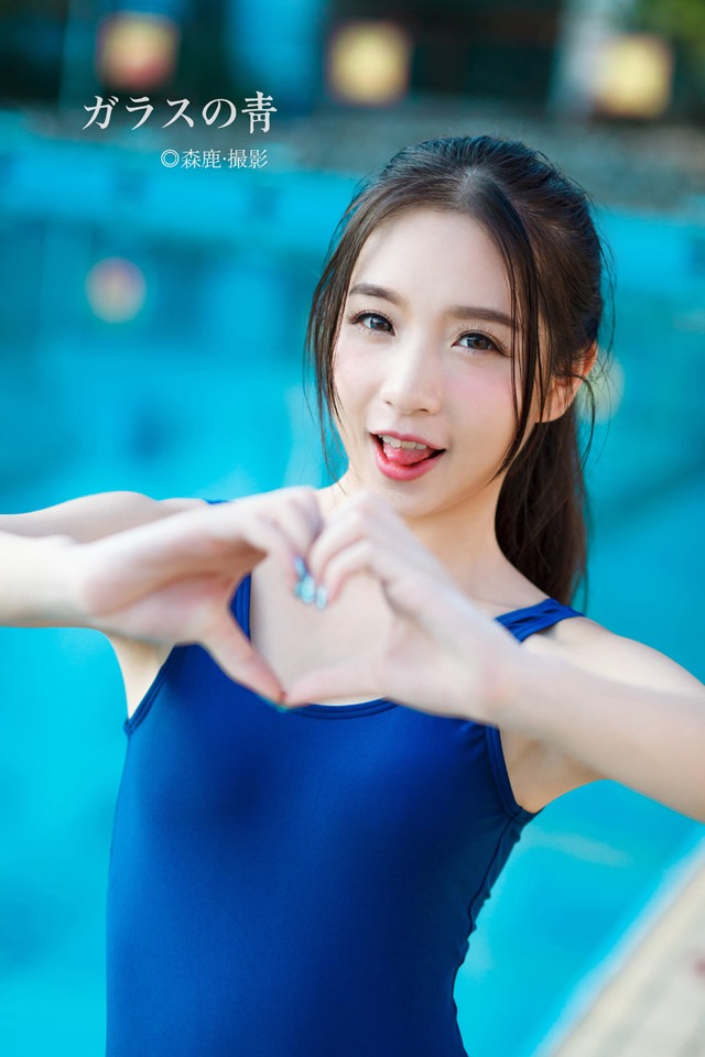 漂亮的日本连体比基尼美女