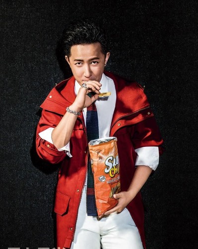 韩庚杂志封面大片 释轻熟男的阳刚柔情