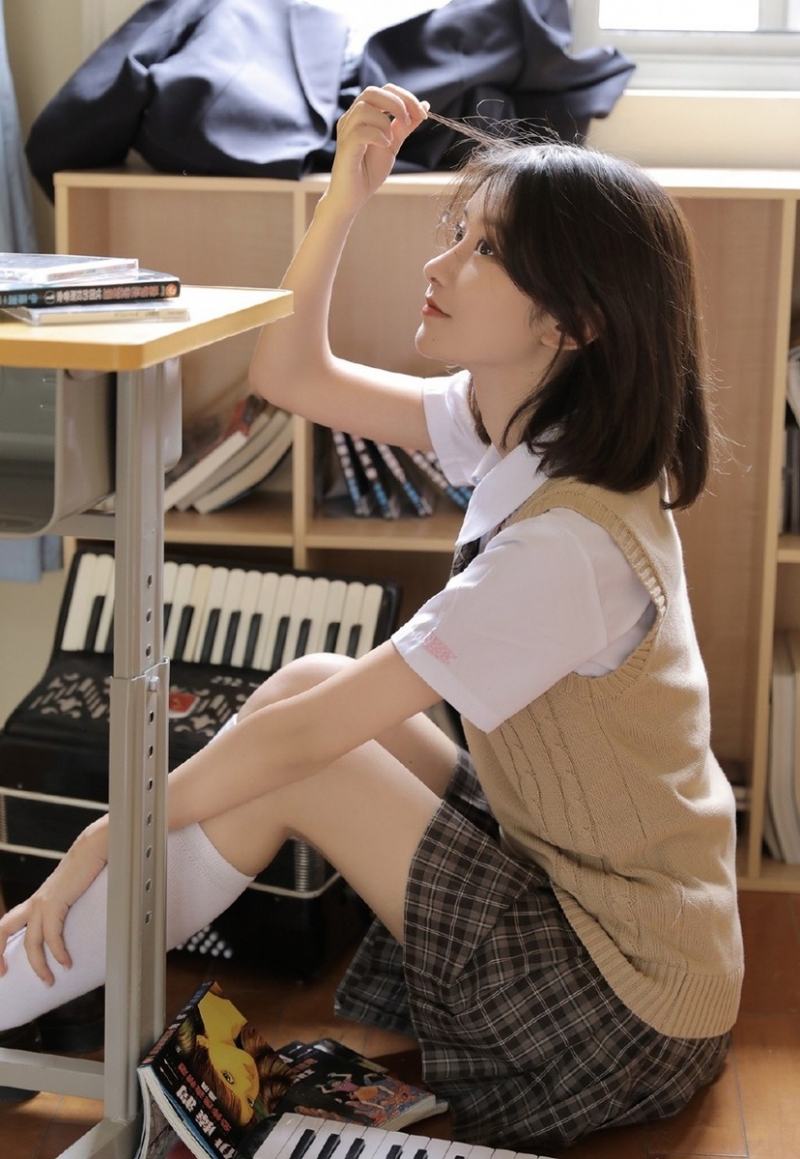 漂亮学生妹长相清秀日系美女图