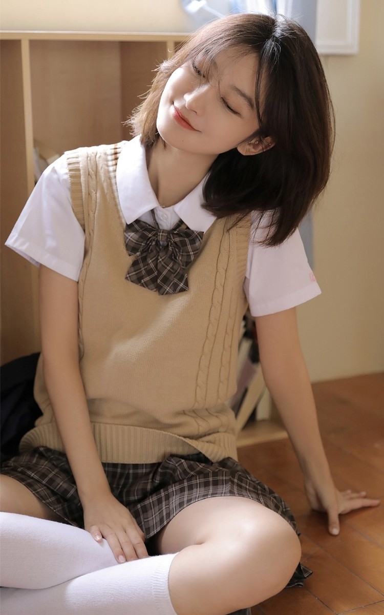 漂亮学生妹长相清秀日系美女图
