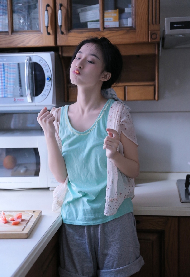 萝莉少女性格俏皮活泼美女写真