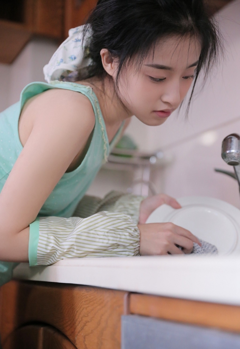 萝莉少女性格俏皮活泼美女写真