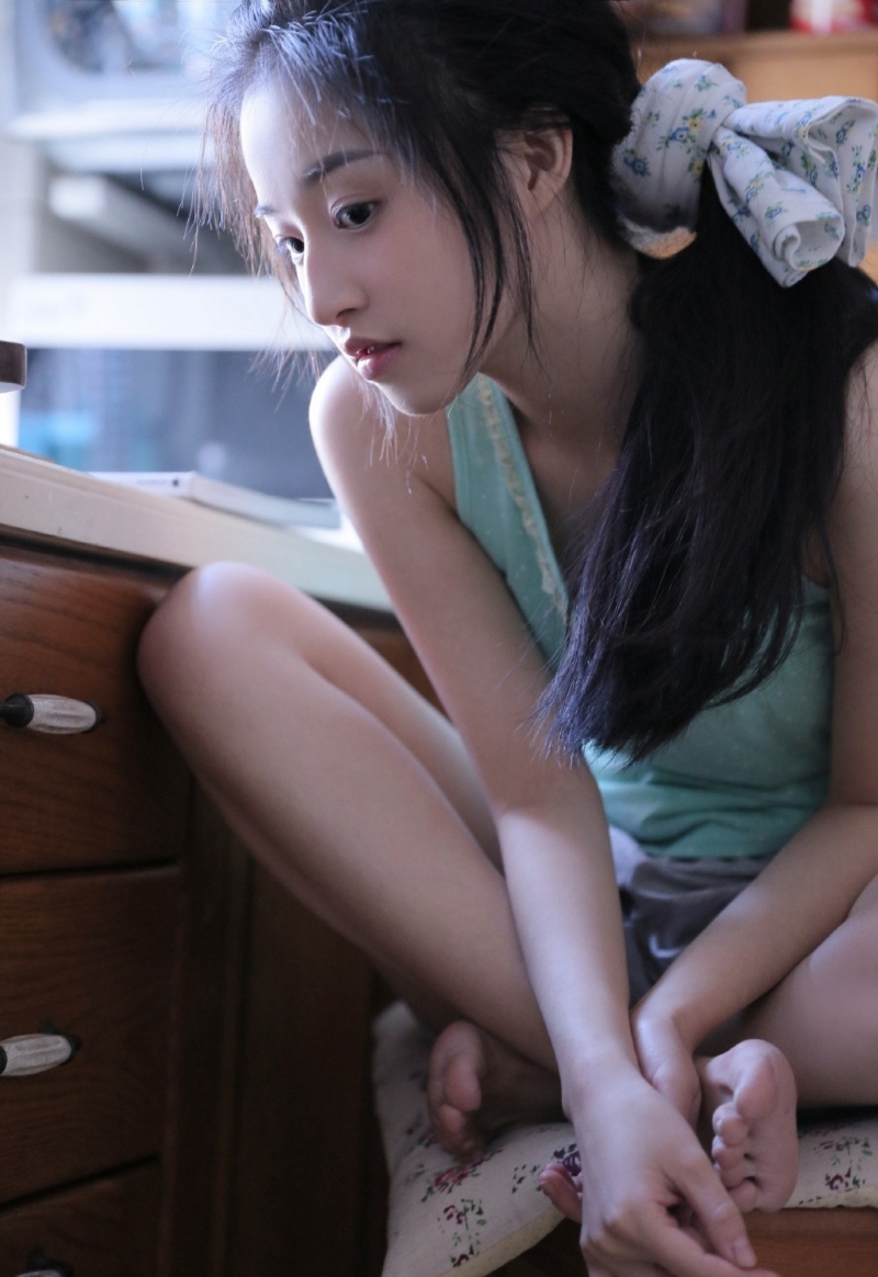 萝莉少女性格俏皮活泼美女写真