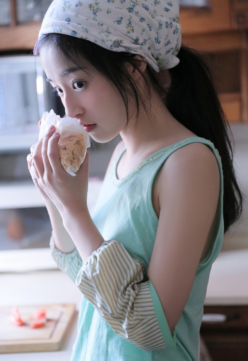 萝莉少女性格俏皮活泼美女写真