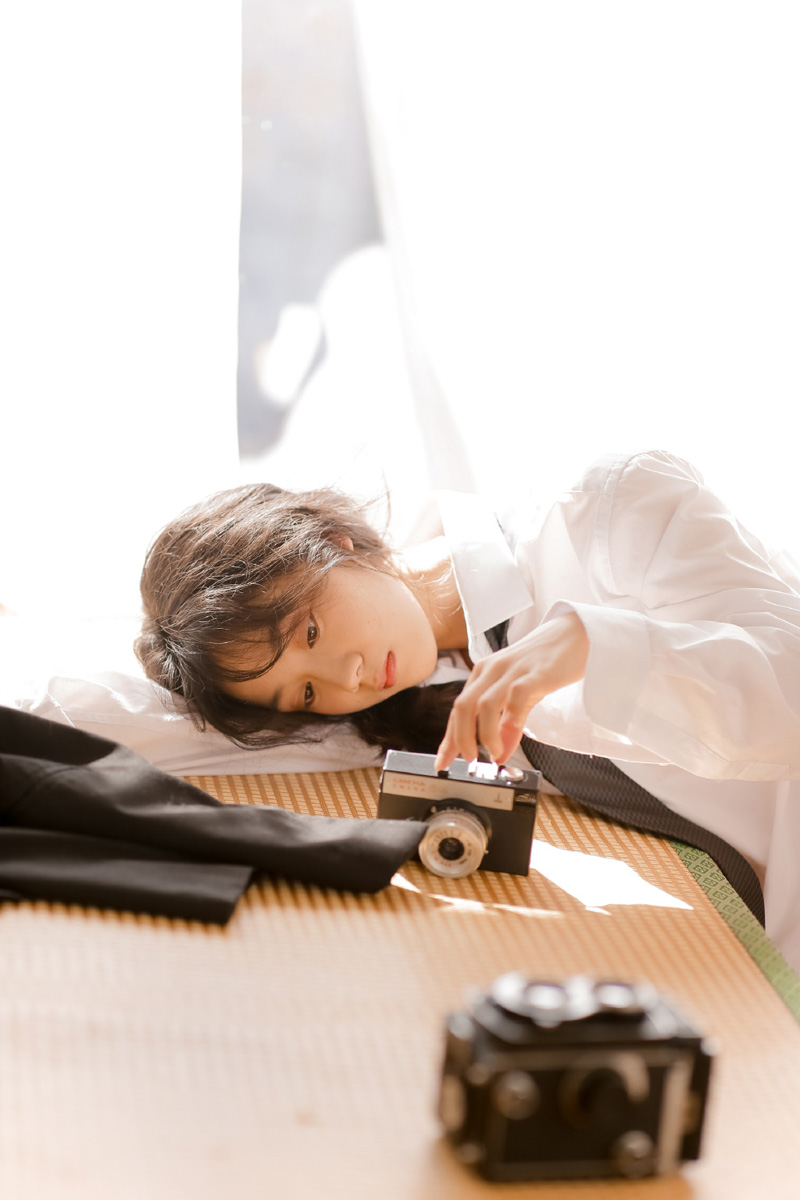 学院制服诱惑美女大眼睛小嘴巴修长美腿居家写真