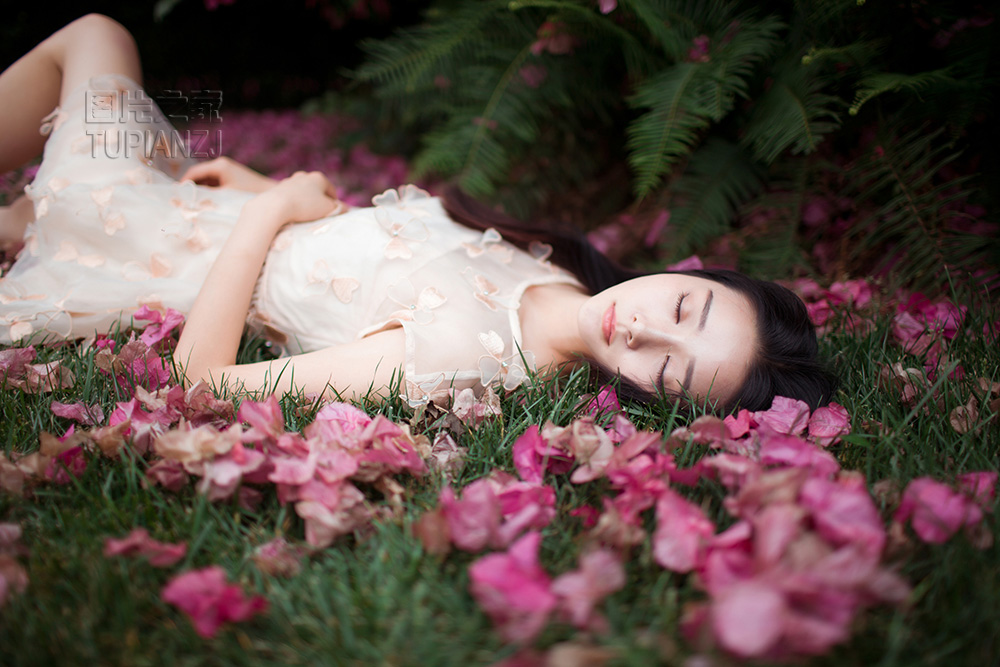 花中甜美少女 清纯犹如邻家MM