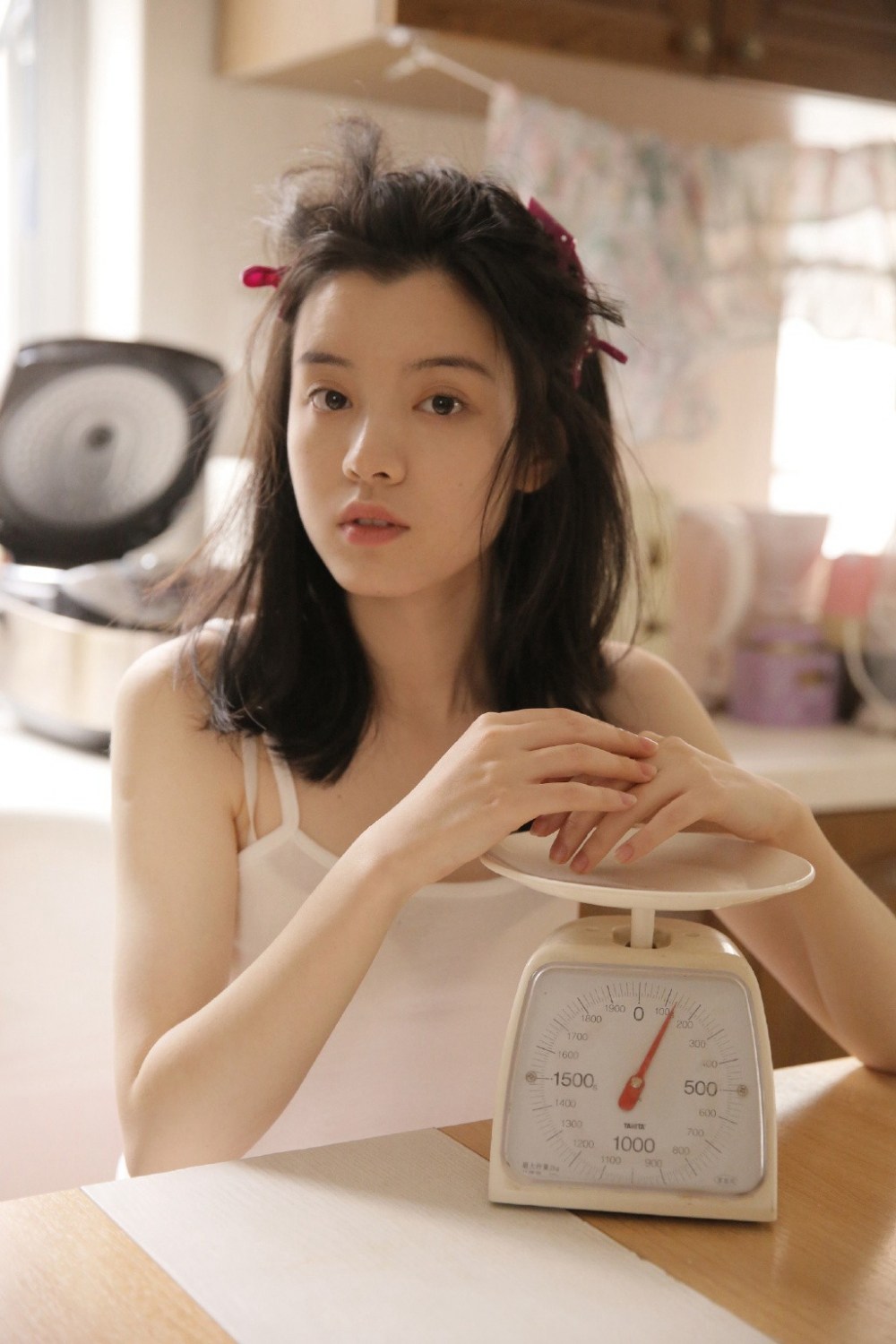 寂寞少妇香肩写真秀美玉腿