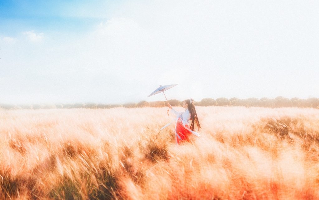 大波美女超短低胸性感写真