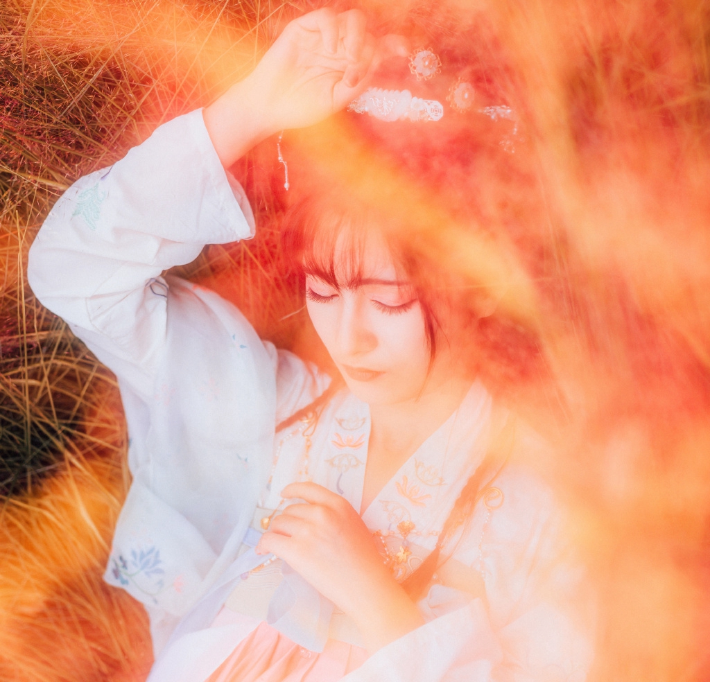 大波美女超短低胸性感写真