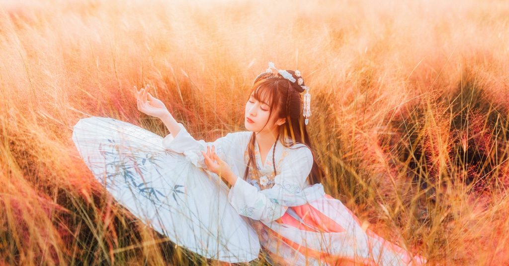 大波美女超短低胸性感写真