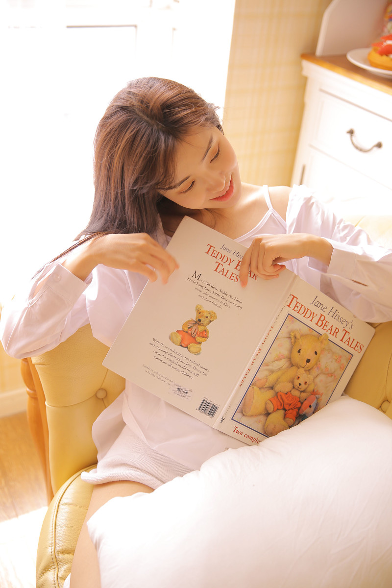 [爱蜜社]宅男女神小狐狸极致透视装长腿诱惑的丝袜美腿