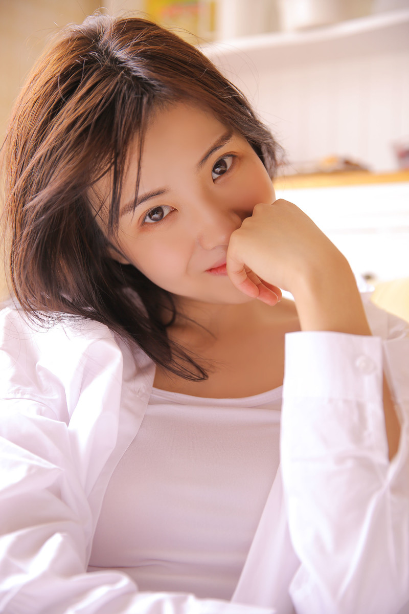 [爱蜜社]宅男女神小狐狸极致透视装长腿诱惑的丝袜美腿