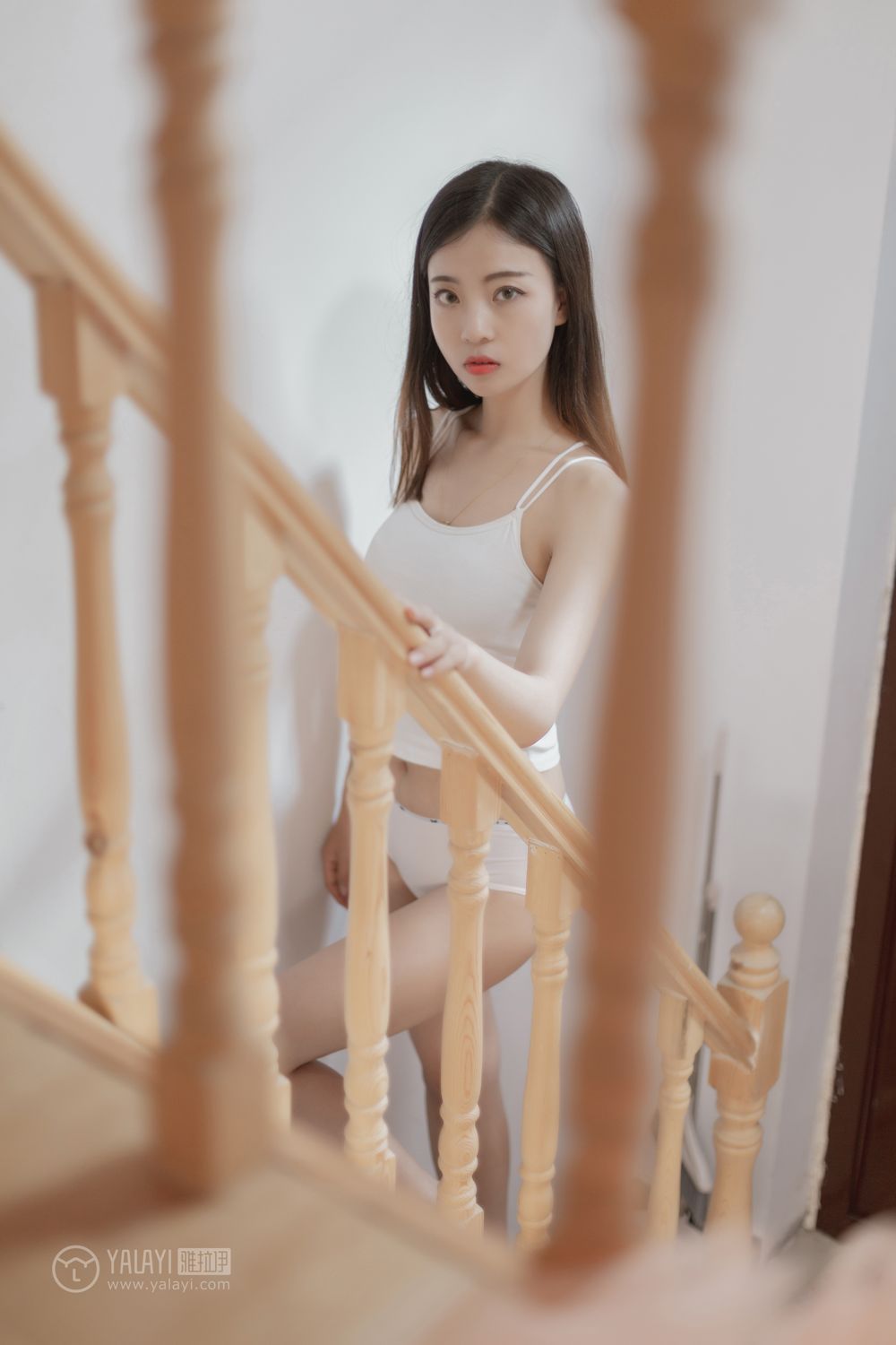 [爱蜜社]宅男女神小狐狸极致透视装长腿诱惑的丝袜美腿