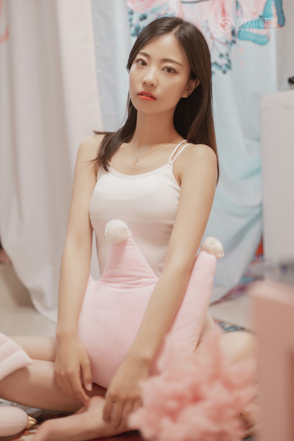 [爱蜜社]宅男女神小狐狸极致透视装长腿诱惑的丝袜美腿