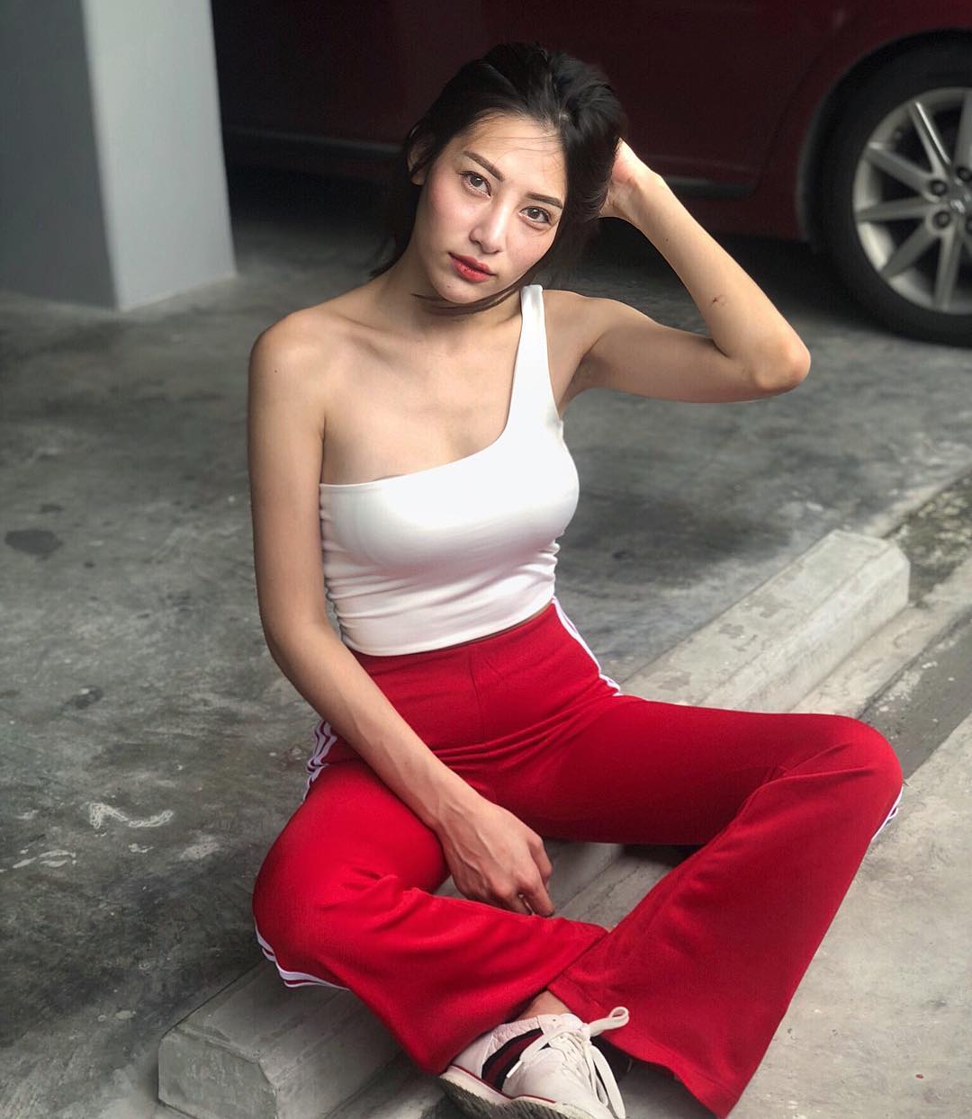 [爱蜜社]宅男女神小狐狸极致透视装长腿诱惑的丝袜美腿