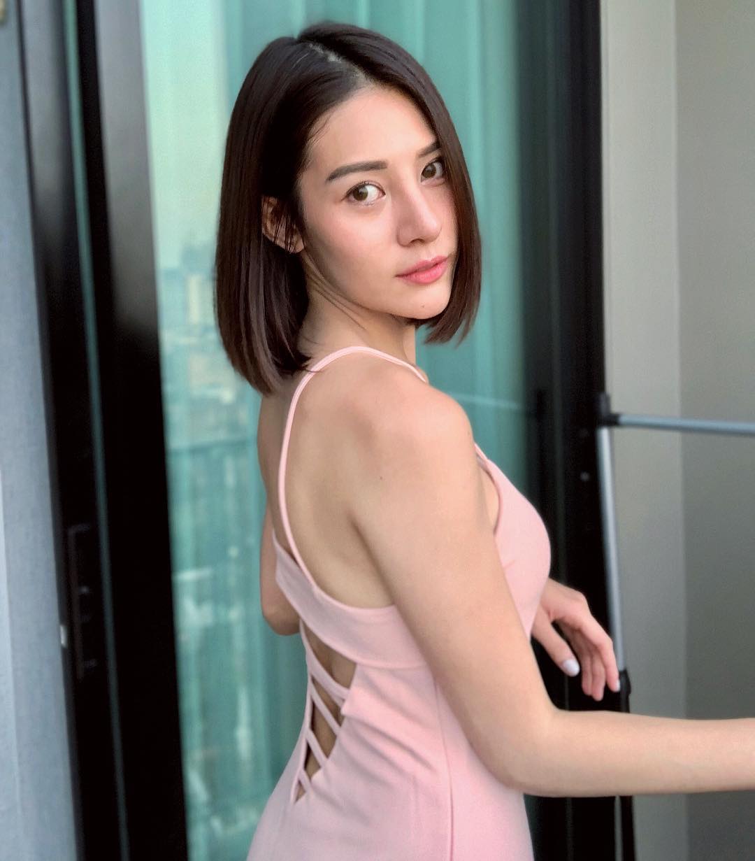 [爱蜜社]宅男女神小狐狸极致透视装长腿诱惑的丝袜美腿