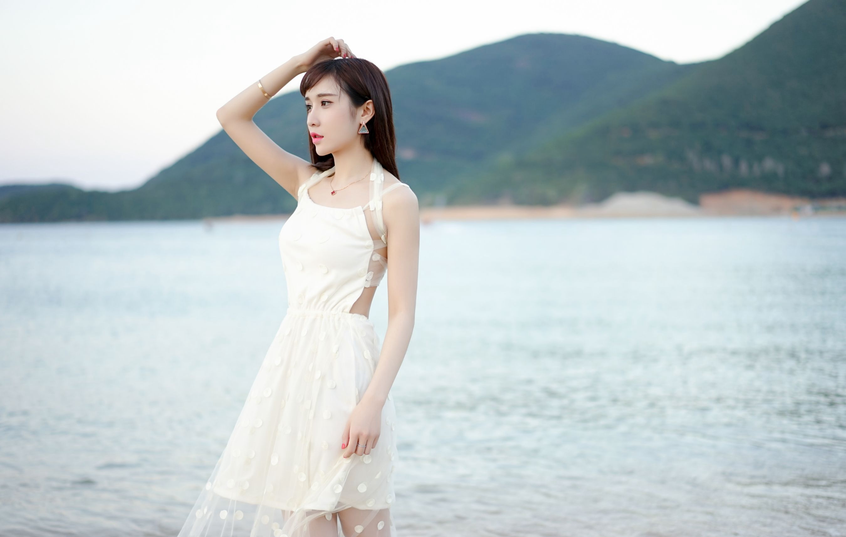 [爱蜜社]宅男女神小狐狸极致透视装长腿诱惑的丝袜美腿