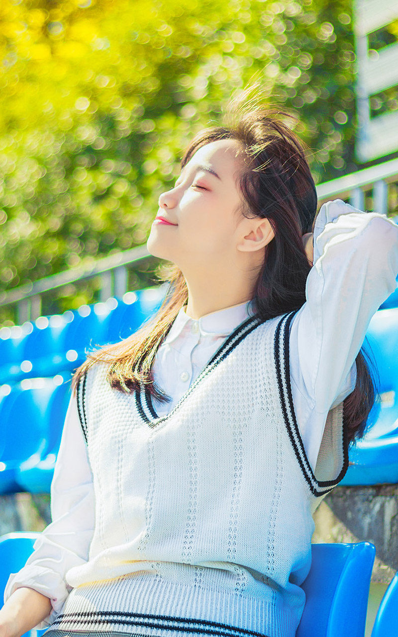 极品推女郎周于希在办公室的诱与惑黑丝美腿绝美肉体摄影