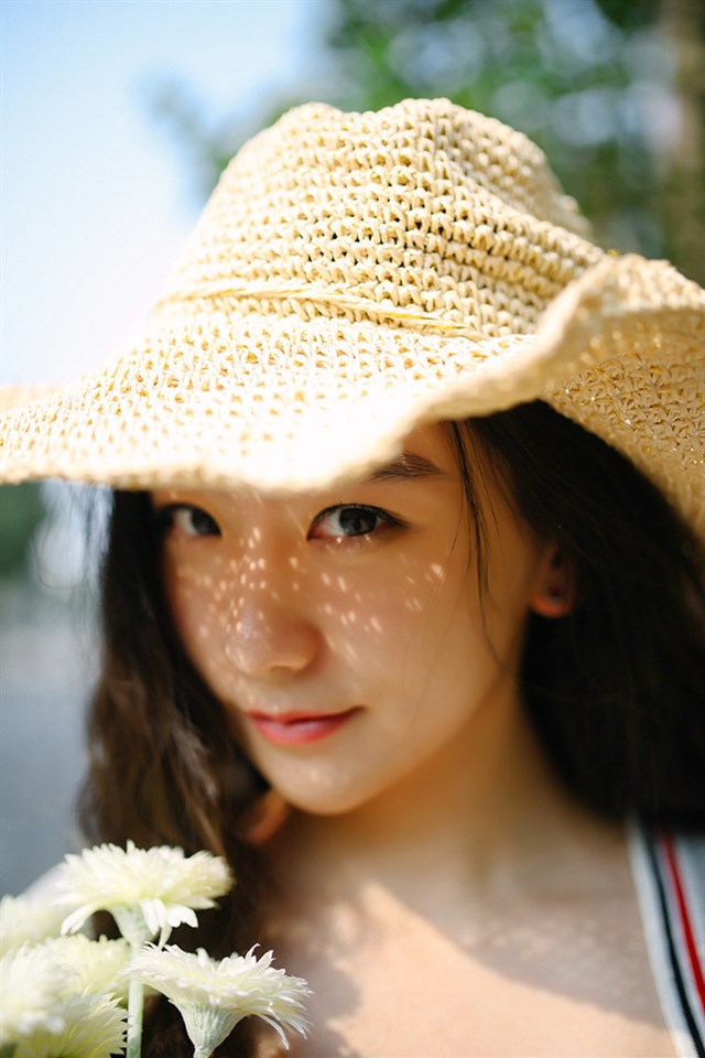 极品推女郎周于希在办公室的诱与惑黑丝美腿绝美肉体摄影