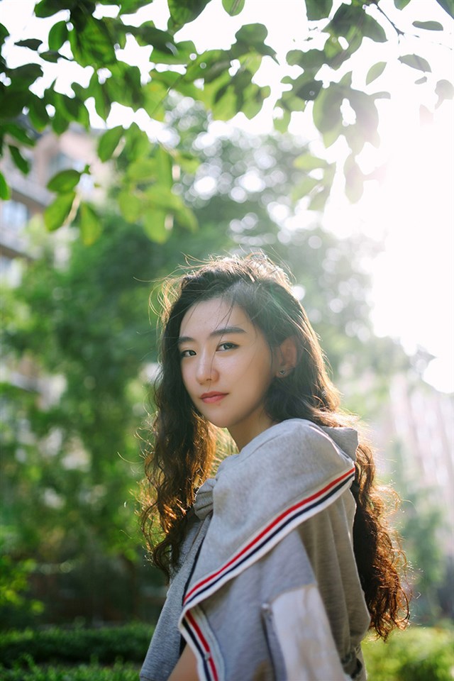 极品推女郎周于希在办公室的诱与惑黑丝美腿绝美肉体摄影