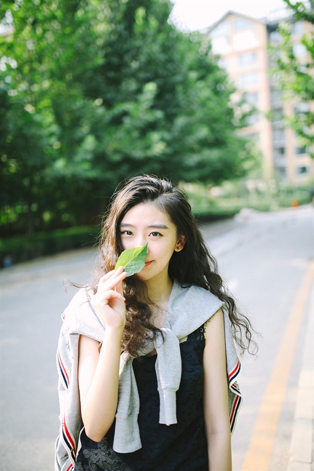 极品推女郎周于希在办公室的诱与惑黑丝美腿绝美肉体摄影