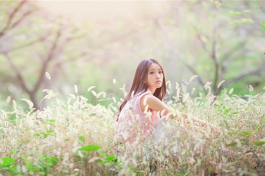 极品推女郎周于希在办公室的诱与惑黑丝美腿绝美肉体摄影