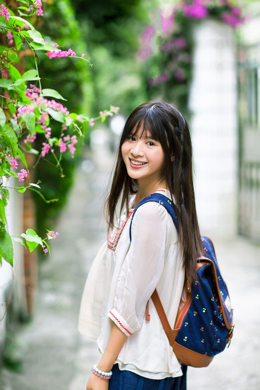 极品推女郎周于希在办公室的诱与惑黑丝美腿绝美肉体摄影