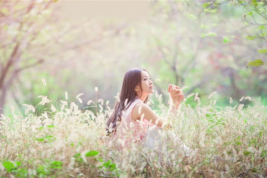 极品推女郎周于希在办公室的诱与惑黑丝美腿绝美肉体摄影