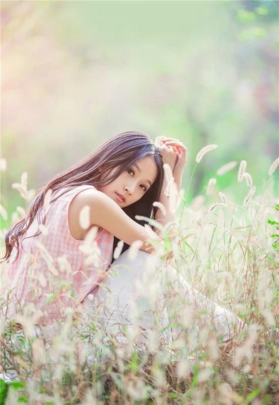 极品推女郎周于希在办公室的诱与惑黑丝美腿绝美肉体摄影