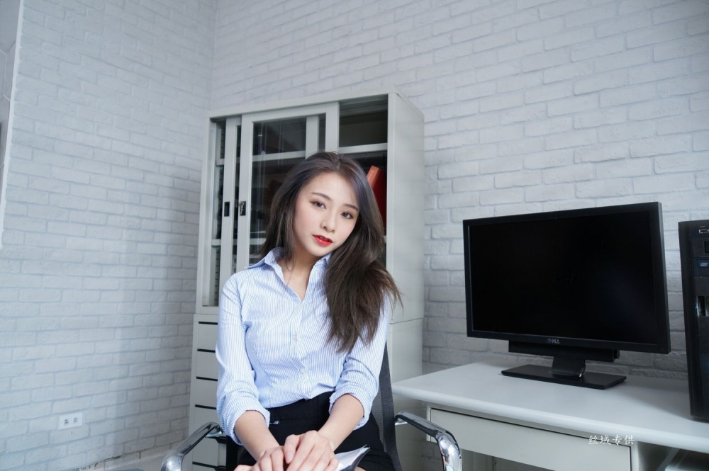 卷发美女肉丝包臀裙妩媚妖艳美女全棵身体写真