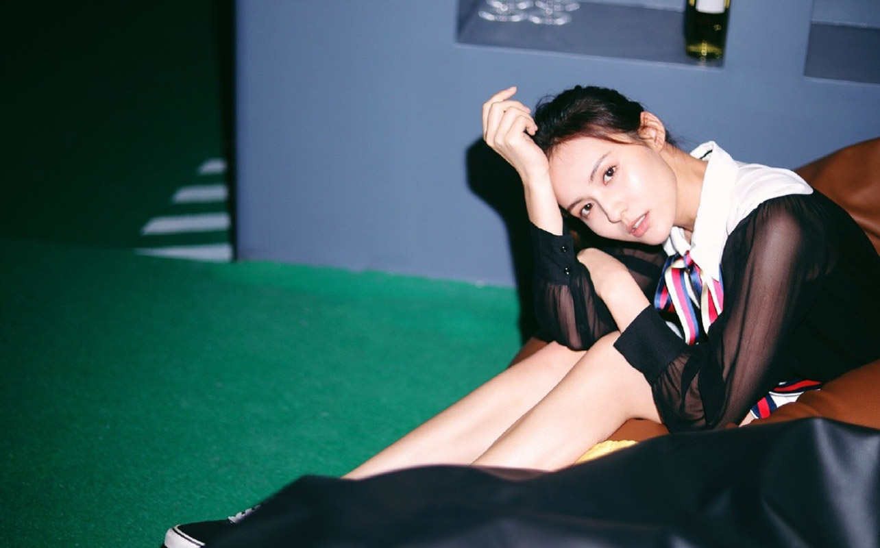 郭子千自信笑容青涩白嫩令人着迷写真