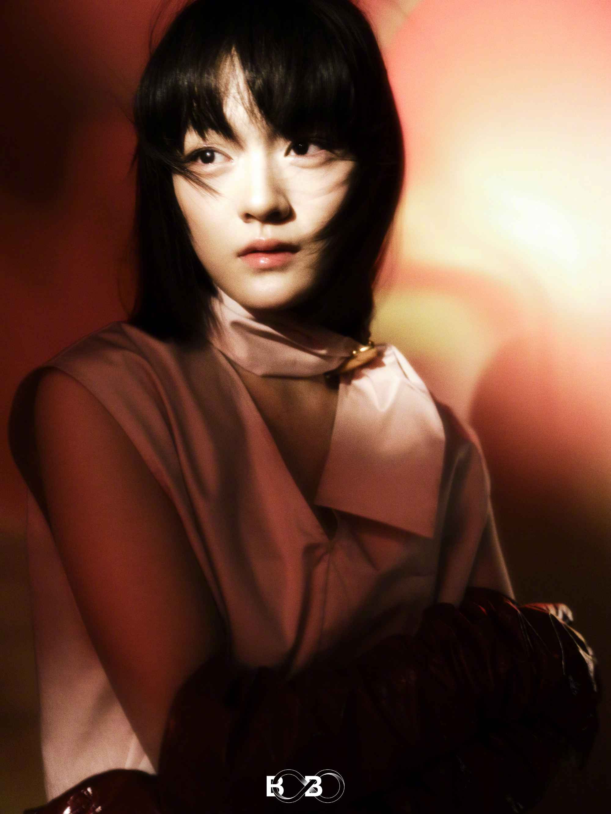 文淇花团锦簇中舒展又灵动写真