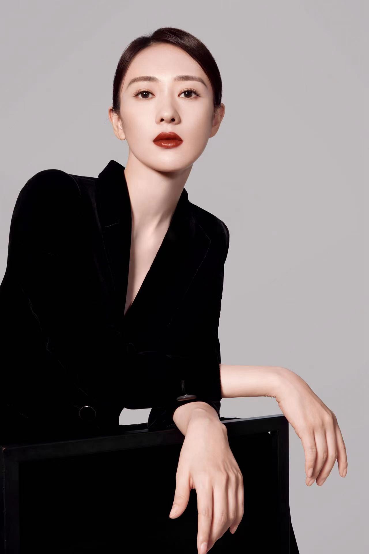 童瑶把优雅刻进了DNA！一颦一笑自信从容