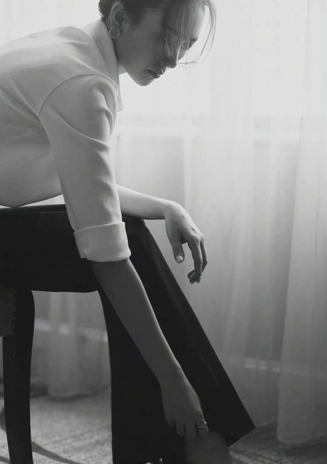 童瑶把优雅刻进了DNA！一颦一笑自信从容