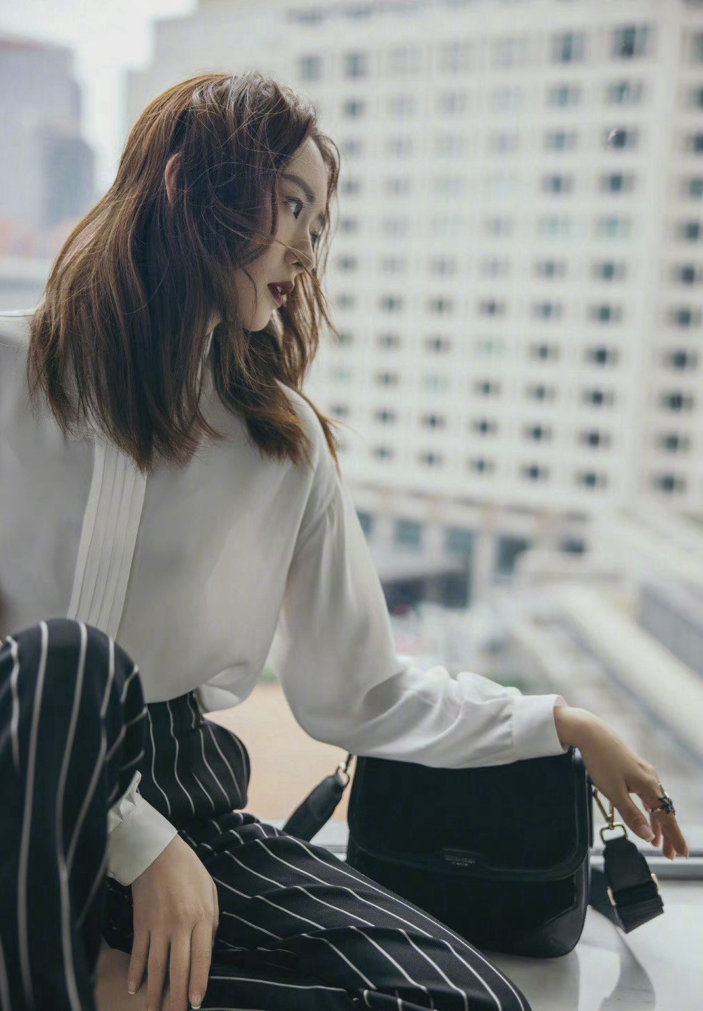 童瑶把优雅刻进了DNA！一颦一笑自信从容