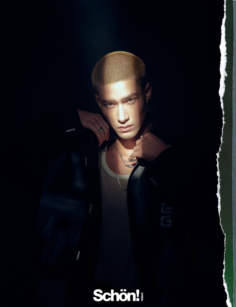 INTO1-米卡氛围感拼贴大片诠释多元魅力