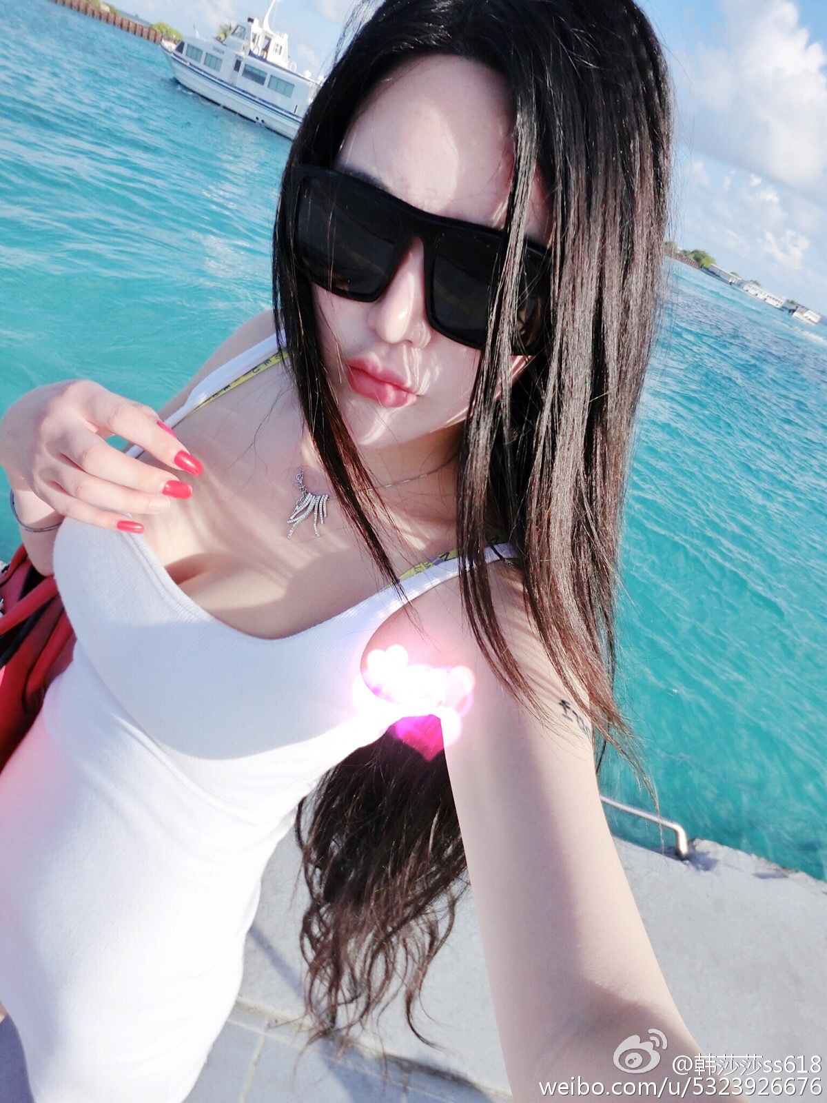 黑丝袜吊带美女性感车模