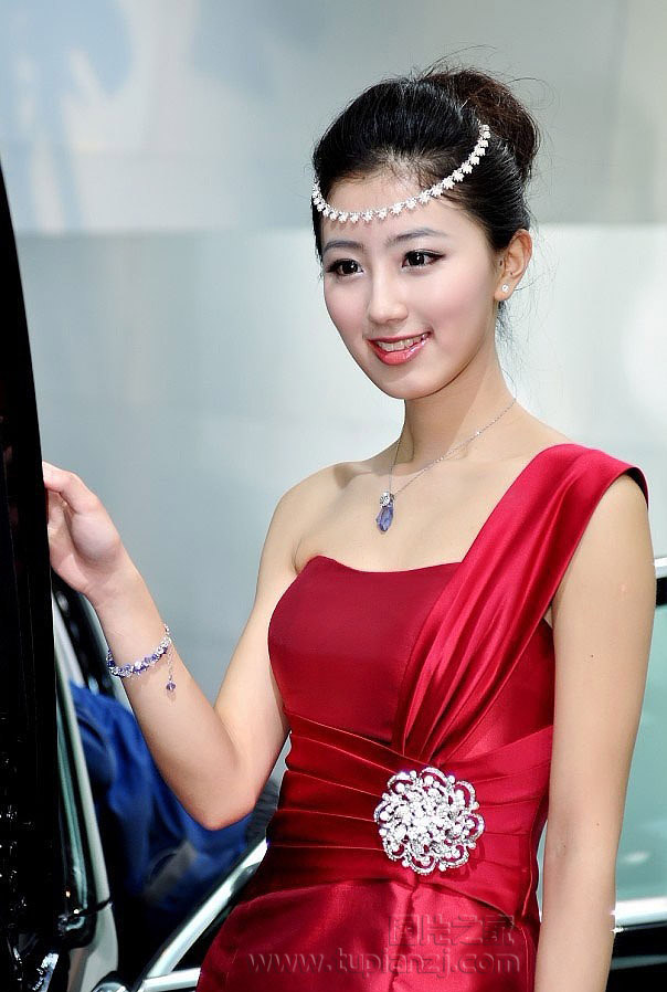 美丽动人香车美女