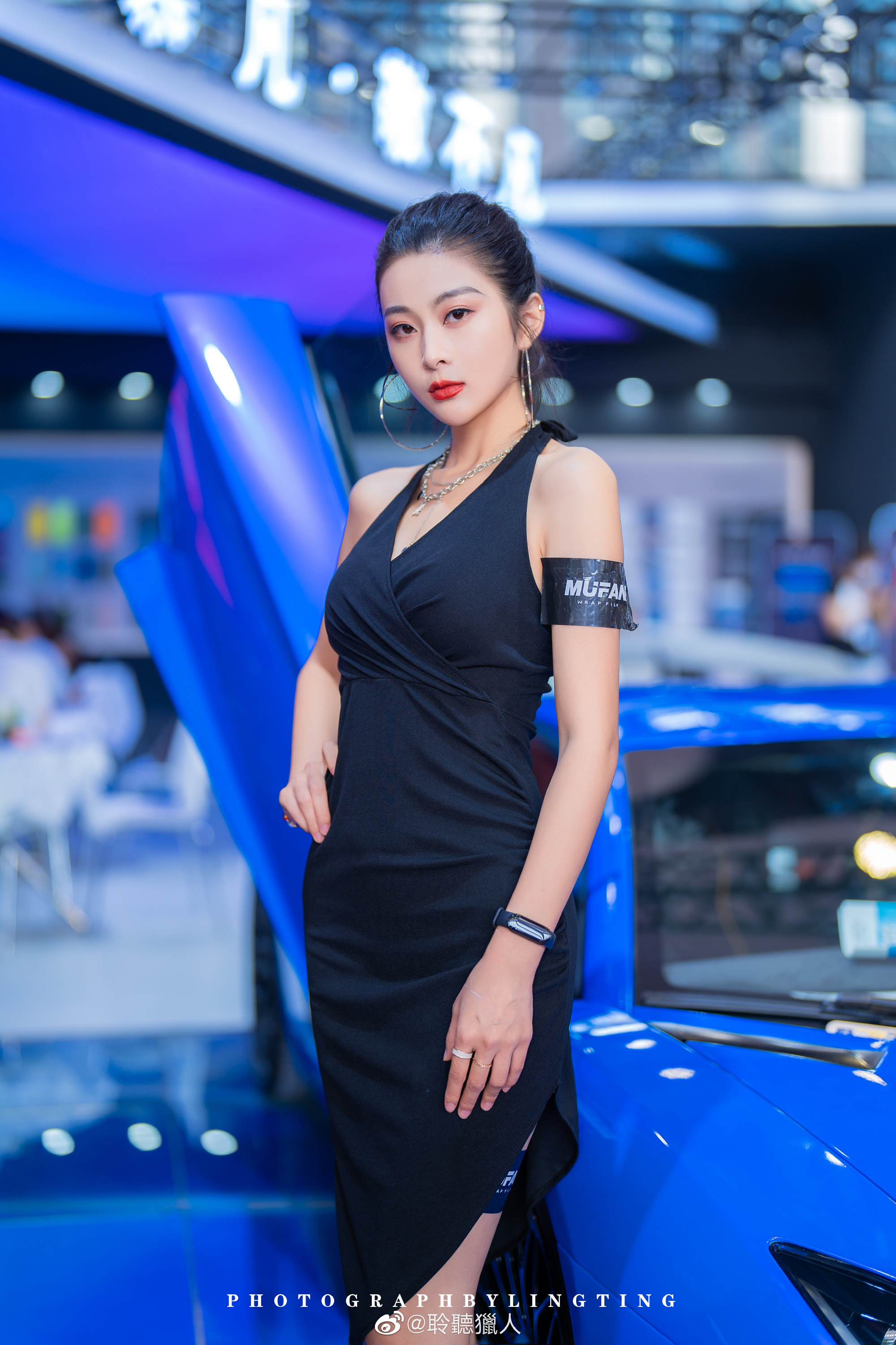 车模美女性感优雅大秀靓丽身姿车展摄影