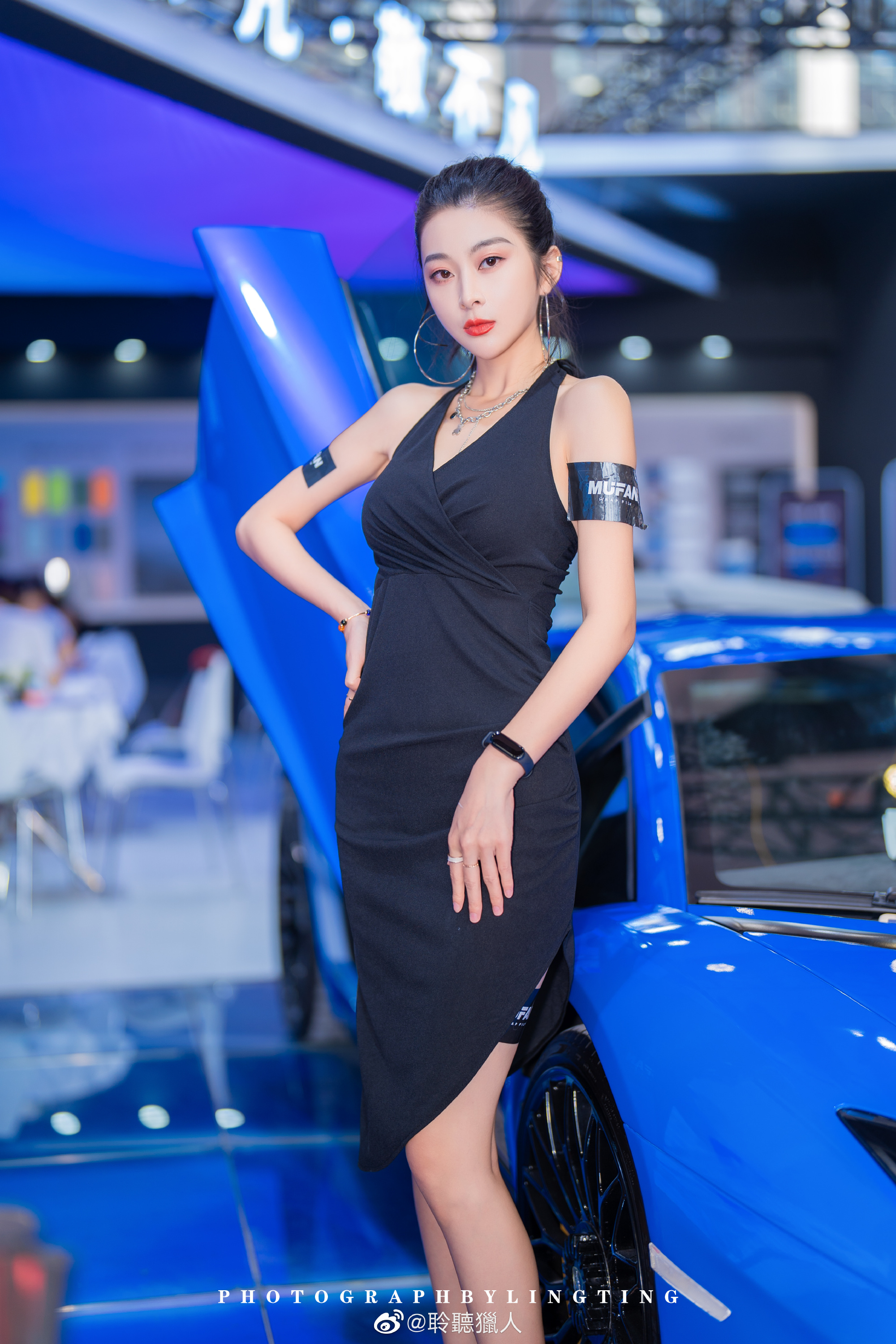 车模美女性感优雅大秀靓丽身姿车展摄影