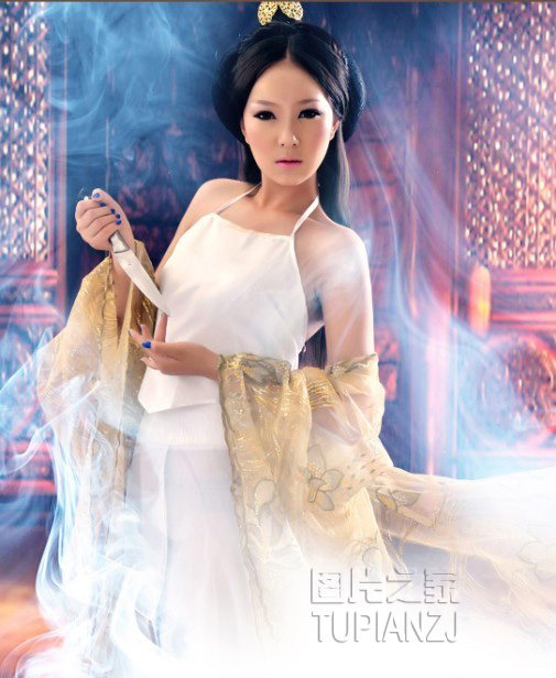 女子裸肩古典图片 眼神忧伤惹人怜