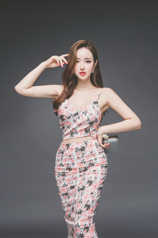 极品美女丰满绝品身材养眼性感写真