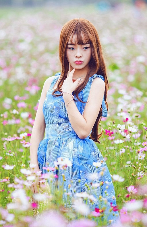 大长腿妩媚少妇丝袜诱惑写真图集