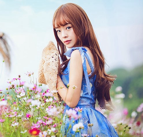 大长腿妩媚少妇丝袜诱惑写真图集