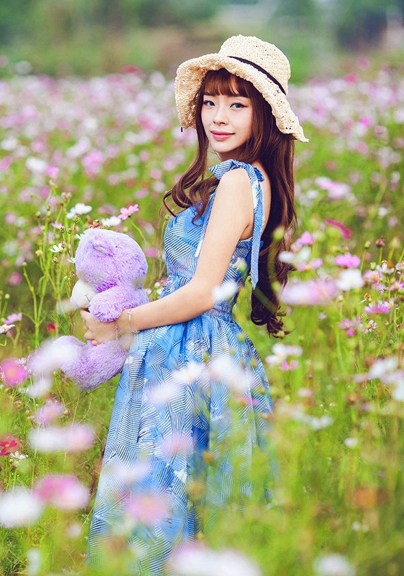 大长腿妩媚少妇丝袜诱惑写真图集