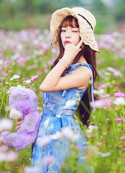 大长腿妩媚少妇丝袜诱惑写真图集