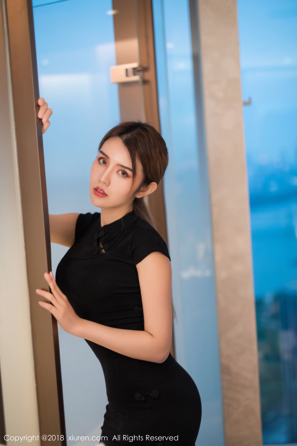 性感旗袍诱惑美女卓娅祺黑丝翘臀高跟美腿大胆写真