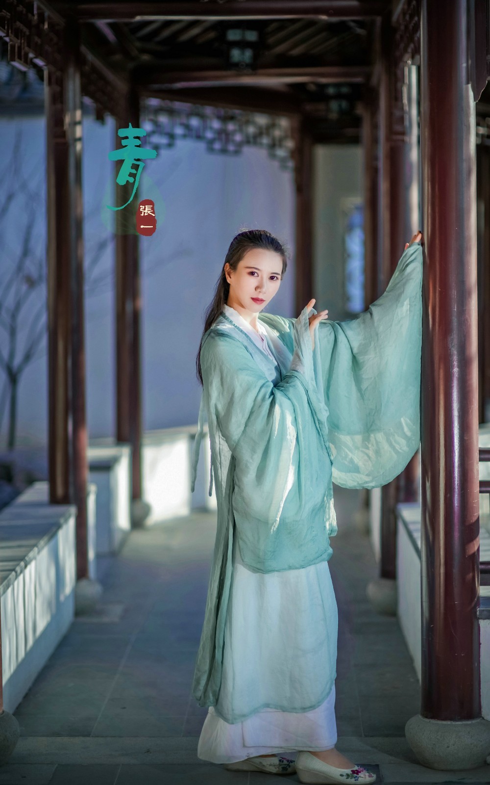 气质高冷出尘的古装美女唇红齿白唯美漂亮古风摄影图片