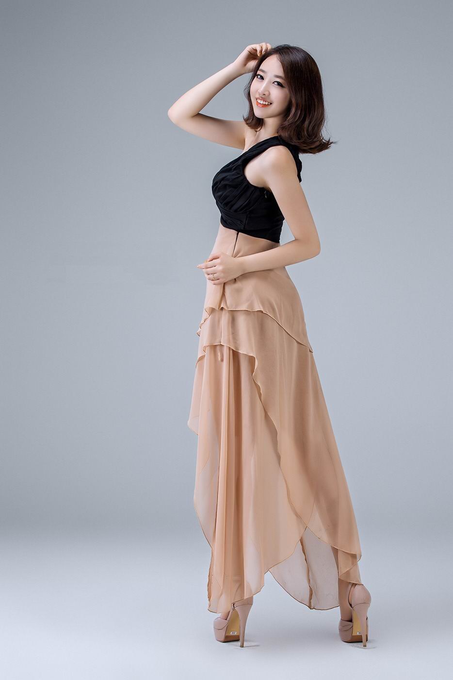 酷似白百何和蔡依林的美女